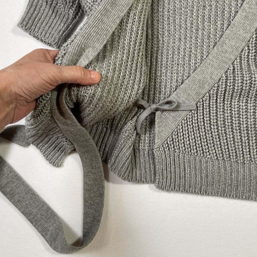 H&M Divided Ribbed Knit Wrap Cardigan Sweater Size M Gray Cropped - Picture 5 of 14